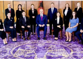 Rama pastron nesër gjysmën e qeverisë, ja kush ikën dhe kush rri