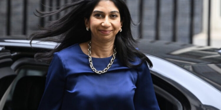 Braverman: Marrëveshja me qeverinë shqiptare uli numrin e emigrantëve