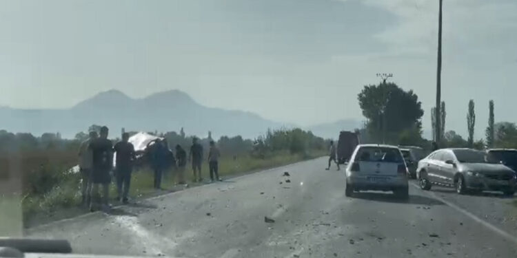 Aksident i rëndë në aksin Lezhë-Shkodër, raportohet për disa persona të lënduar