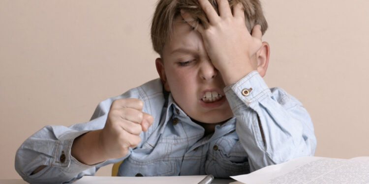 Fëmija juaj nuk do të shkojë në shkollë? Disa këshilla për ta ndihmuar