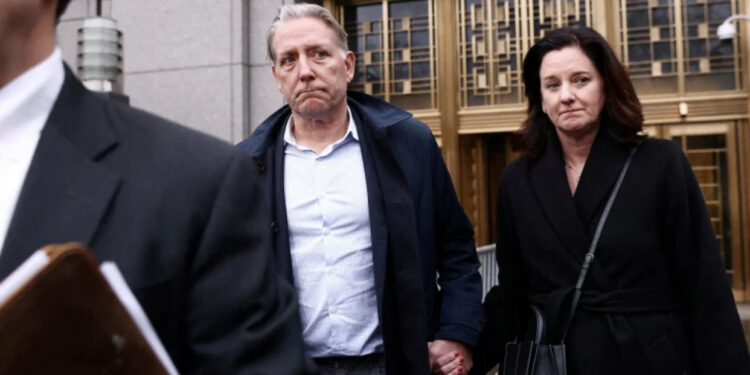 Mori një tufë me dollarë nga ish-oficeri i inteligjencës shqiptare, FBI deklaron fajtor Charles McGonigal