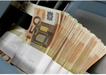Euro ”ngre kokë”! Leku “zhyt” Dollarin