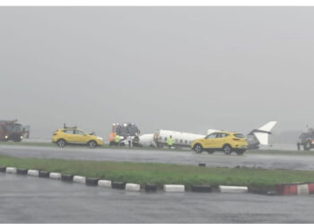 VIDEO/ Avioni privat ndahet në dy pjesë, shpëtojnë mrekullisht 8 personat që ndodheshin në bord