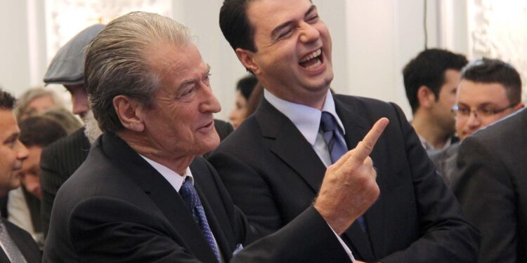 Pse çuditeni! Berisha dhe Basha janë bashkë. Pse Doktori nuk kërkoi masë sigurie për zgjedhjen e Lulit kryetar