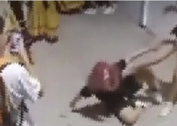 PAMJE TË RËNDA/ Rrahje brutale mes vajzave të mitura me grushte dhe shqelma