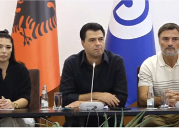 Basha: Bardhit i uroj rrugë të mbarë në bunkerin e Berishës