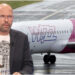 “Kurrë më WizzAir”! Ish-ministri denoncon: Orë të tëra peng në aeroport, avioni nuk u nis