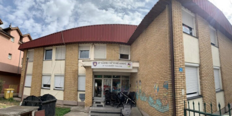 Dhunimi i 3-vjeçarit në kopsht, kërkohet paraburgim për edukatoren dhe kuzhinieren