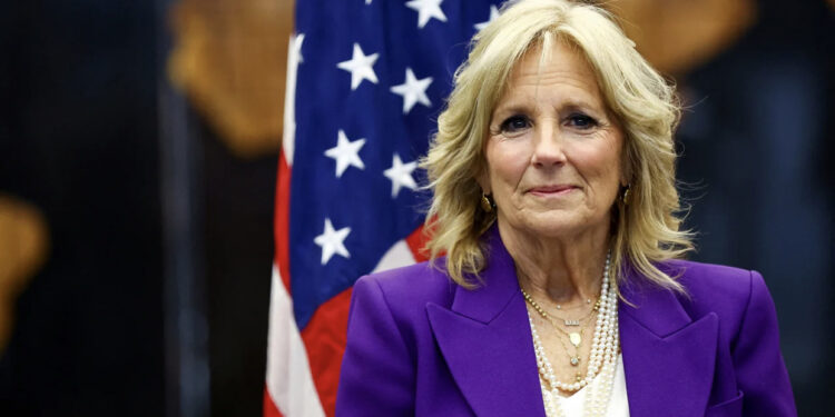 Zonja e Parë e SHBA-ve preket nga Covid-19