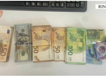 Turku me kinezin kapen me xhepat plot sapo zbresin nga avioni në Rinas