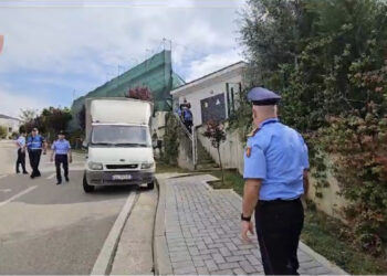 Ndërtuan katër vila pa leje në Liqenin e Farkës, nën hetim tre persona