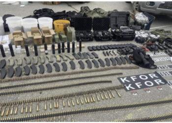 Policia e Kosovës nxjerr bazën e luftës që kishin serbët në manastir