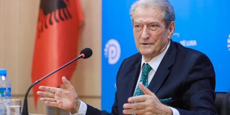 Berisha publikon skandalin: SPAK ka përgjime ku Veliaj urdhëron Mërtirin të paguajë Bolinon, Blushin, Fugën