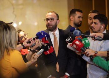 43 deputetë të PD-së bashkë, Bardhi: Morëm tre vendime me rëndësi! Ftoj edhe Bashën