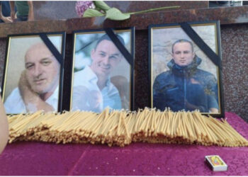 Dalin fotot e terroristëve të vrarë, serbët në Veri vajtojnë për agresorët