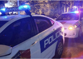 Megaoperacion anti-drogë me mbi 200 të arrestuar, kontrollohen dhjetëra banesa “të fortësh” në lagjet e Tiranës