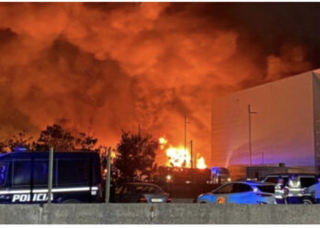 Dyshimet, çfarë e shkaktoi zjarrin që po shkrumbon fabrikën e bojës?