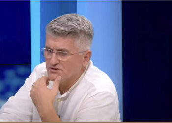 “Vendimi i Bashës mashtrim publik”, Gjekmarkaj: “Përjashtoi” 11 deputetë, por kishin ikur me kohë
