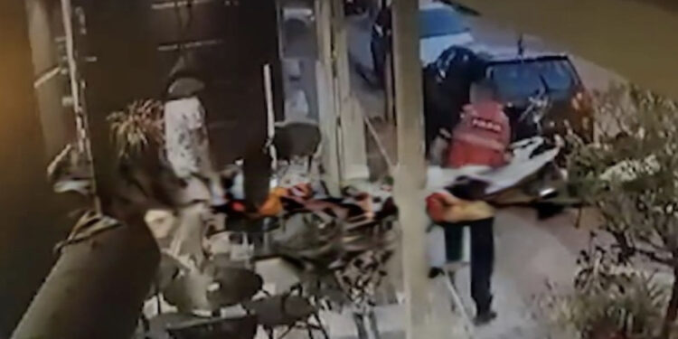 VIDEO/ Dalin pamjet e plagosjes të efektivit të “Shqiponjave” në Tiranë