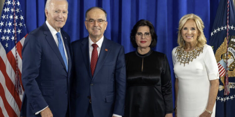 Bajram Begaj foto me Joe Biden: Jemi partnerë të bashkuar