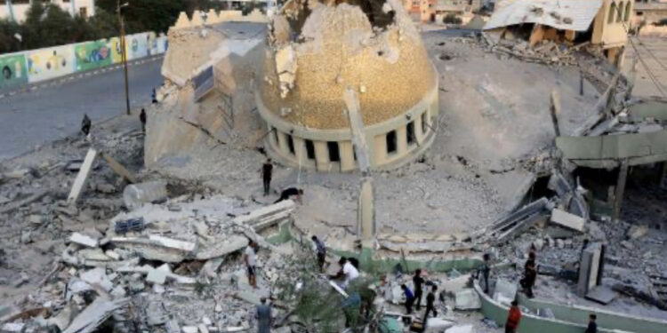 Sulm në një xhami në Bregun Perëndimor, tre viktima dhe disa të plagosur