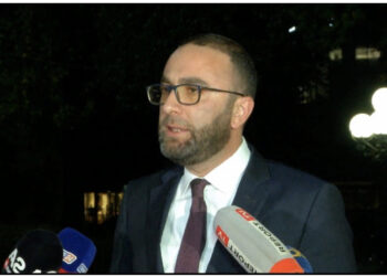 Grushte në Parlament/ Bardhi: PS na provokoi! Rezistencë ekstreme, Basha pushim