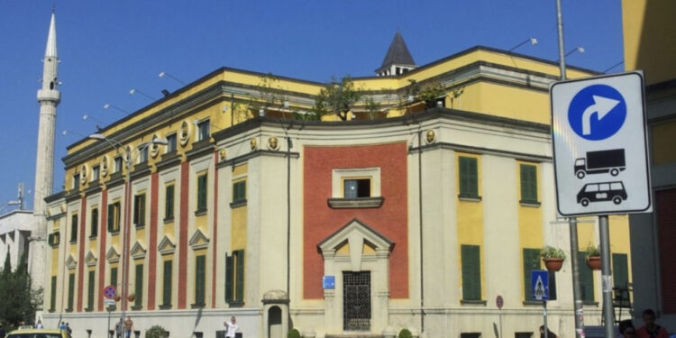 Gati ligji i ri/ Kryetarët e bashkive në “dorë” të Prefektit 