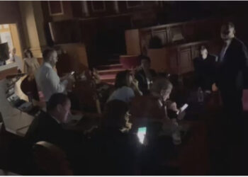 VIDEO/ Opozita “tremb” Ramën me këngën e Adem Jasharit në Kuvend 