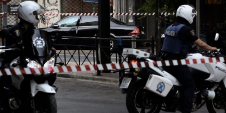 E rëndë në Greqi, plagoset në park një 19-vjeçare shqiptare