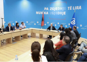 “Të shpërndahemi në mbarë vendin”, Berisha: Opozita nuk do ndalet kurrë, kjo situatë kërkon përgjigje