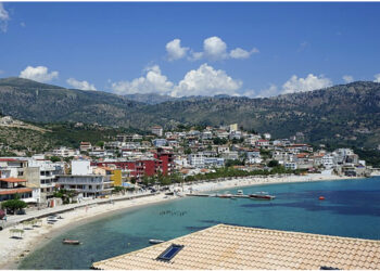 “Tokë e xanum” në Himarë! Vëllai me motrën marrin 2.7 mln € tokë me letra false