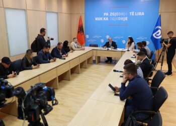 Berisha: Edvini dhe larot e tij skapistë aludojnë ndaj meje në mënyrë groteske se reformën e pronësisë e bëra për dhëndrin