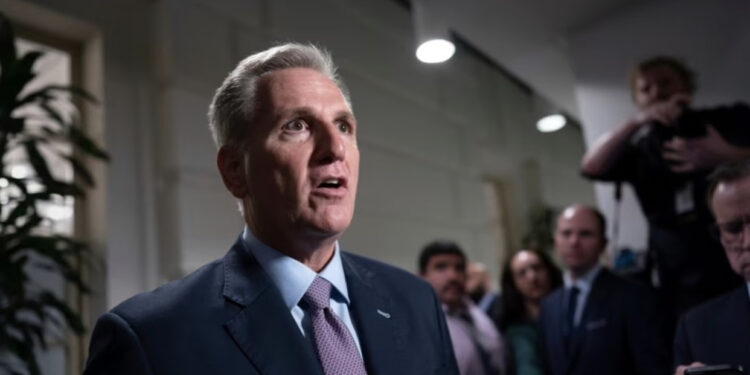 Dhoma e Përfaqësuesve në SHBA voton pro shkarkimit të kryetarit Kevin McCarthy
