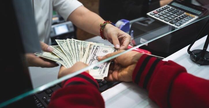 KËMBIMI VALUTOR, euro në rënie, çfarë ndodh me monedhat e tjera?