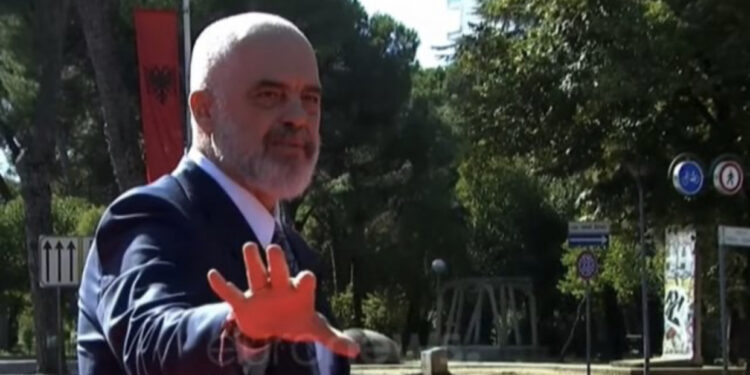 “Tanët janë të pakënaqur”, Rama “show” me gazetarët e huaj: A po ju trajtojnë mirë?