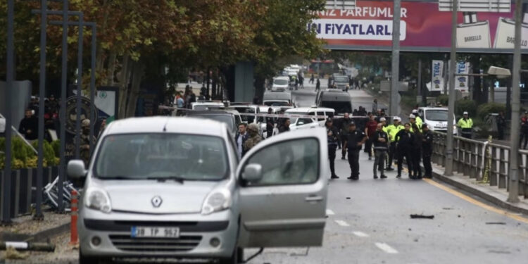 Sulm me bombë pranë parlamentit në Ankara, 4 të vdekur