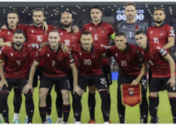 Vetëm dy titullarë nga ndeshja ndaj Çekisë, Sylvinho bën rotacion për miqësoren kundër Bullgarisë