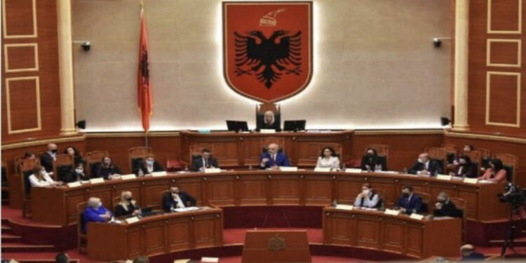 Sot seancë plenare, çfarë pritet të ndodhë në Kuvend