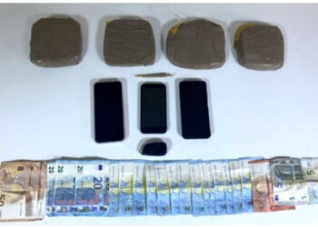 Transportonin heroinë me taksi që t’i shmangeshin policisë, pranga 48-vjeçares shqiptare në Greqi dhe “shoferit”