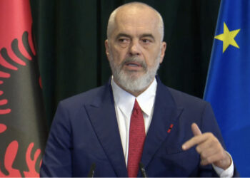 Macron: Pezulluam vizat për Kosovën! Edhe Edi Rama nuk del kundër: Kurti ia bëri vetes