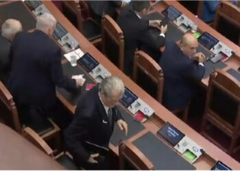 Rama mbi një orë fjalim për Kosovën, Berisha çohet dhe ikën