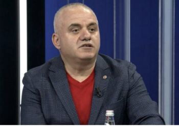 “Janë marrë çanta me para”, Hoxha parlajmëron të tjera goditje në familjen Berisha