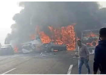 Autobusi përplaset me makinat! Mbi 30 të vdekur dhe 60 të plagosur