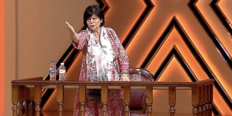 “Do të ta bëj dashnoren paidhaqe”, gruaja kërcënon burrin LIVE