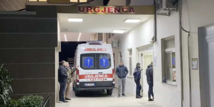 Tullumbace dhe drogë! Adoleshenti çohet me urgjencë në spital