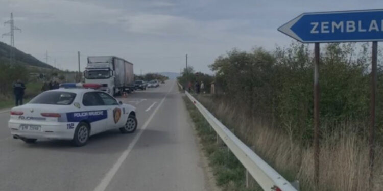“Zbriti nga furgoni dhe tentoi të kalonte rrugën”, makina përplas për vdekje 14-vjeçaren