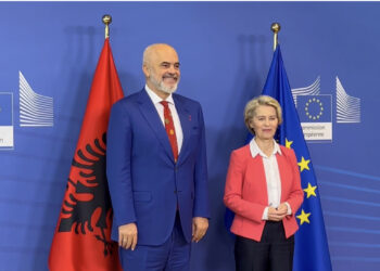 Samiti i Procesit të Berlinit, presidentja e KE mbërrin sot në Tiranë, takim me Begajn dhe konferencë me Ramën