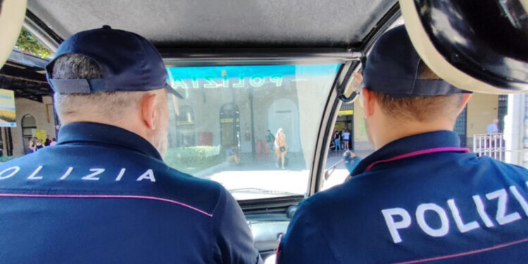 Joshte burrat me profil të rreme dhe i dërgonte në shtëpinë e ish të dashurës, arrestohet 38-vjeçari shqiptar