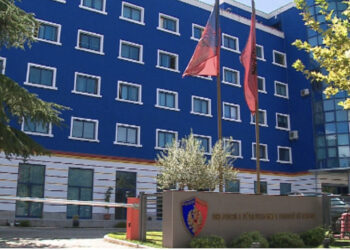 EMRAT/ Morën peng 46-vjeçaren dhe e kanosën, arrestohen dy autoret në Tiranë 