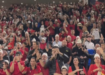 “O sa mirë me ken shqiptar…”! Tifozët më të mirë në tërë botën i kemi NE 